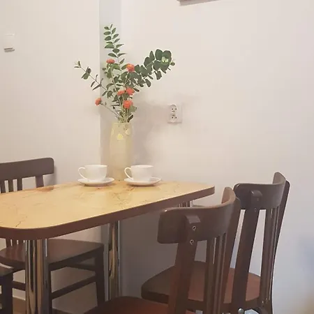 Appartement Przytulny Z Parkingiem Na Przedmiesciach Wroclawia By Renters Bielany Wrocławskie