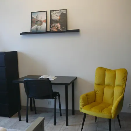 Przytulny Z Parkingiem Na Przedmiesciach Wroclawia By Renters Апартаменты