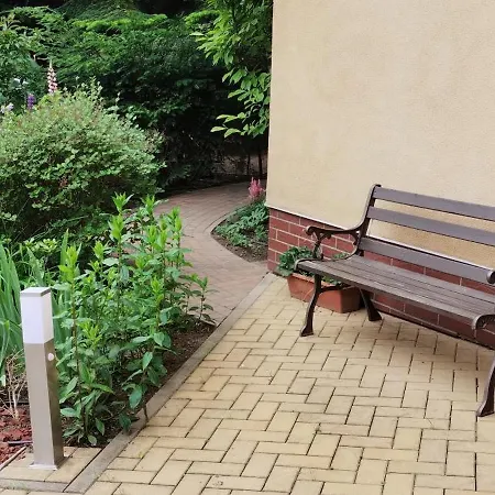 Przytulny Z Parkingiem Na Przedmiesciach Wroclawia By Renters Appartement