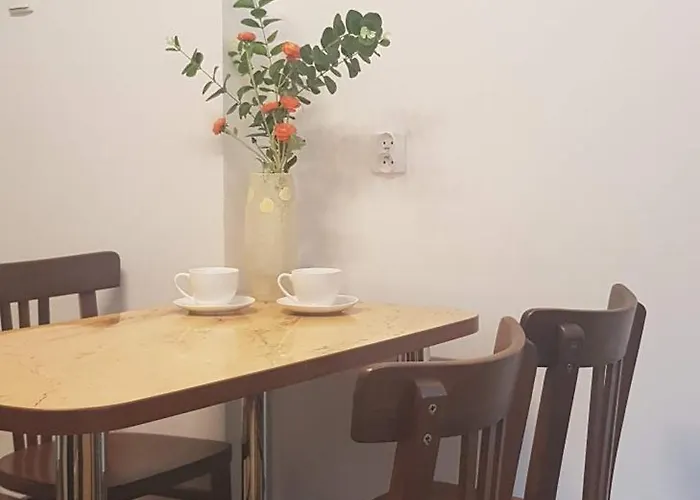 Appartamento Przytulny Z Parkingiem Na Przedmiesciach Wroclawia By Renters Bielany Wrocławskie