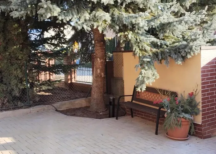 Przytulny Z Parkingiem Na Przedmiesciach Wroclawia By Renters Appartamento *