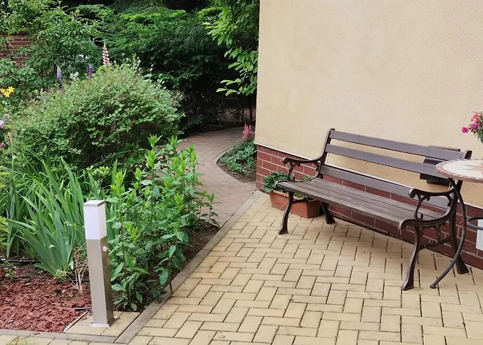 Przytulny Z Parkingiem Na Przedmiesciach Wroclawia By Renters Appartamento